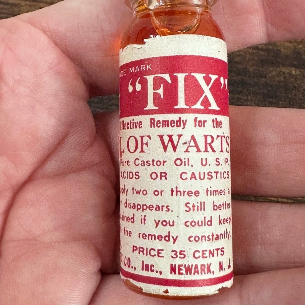 1950's‎ Vintage Corn Fix Co Apothecary Medicine Bottle Amber Glass Collectible